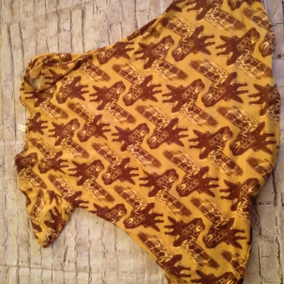 Lularoe Giraffe Print Perfect Tee - Picture 5 of 5